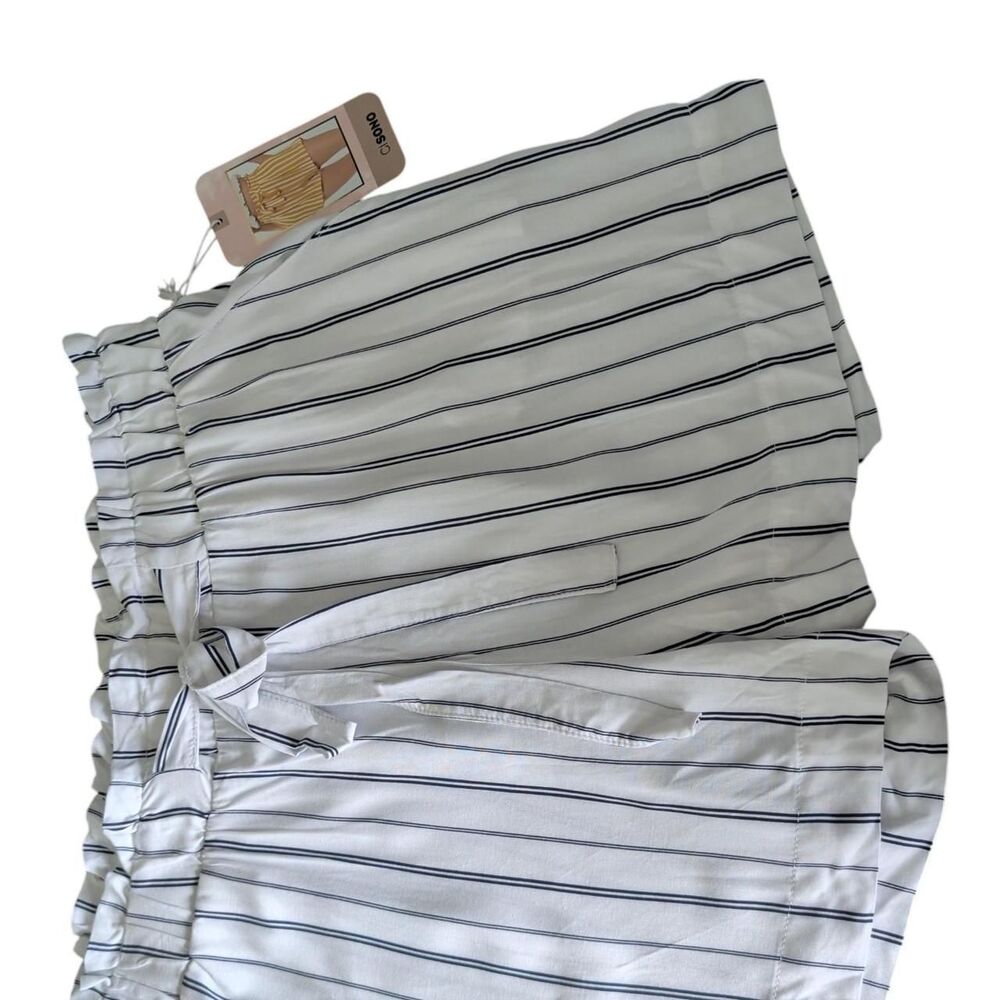 Ci-sono Navy & White Striped Paperbag Waist Shorts -with Pockets Rayon Size M